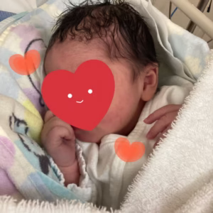 産まれたばかりの次女かえでの写真