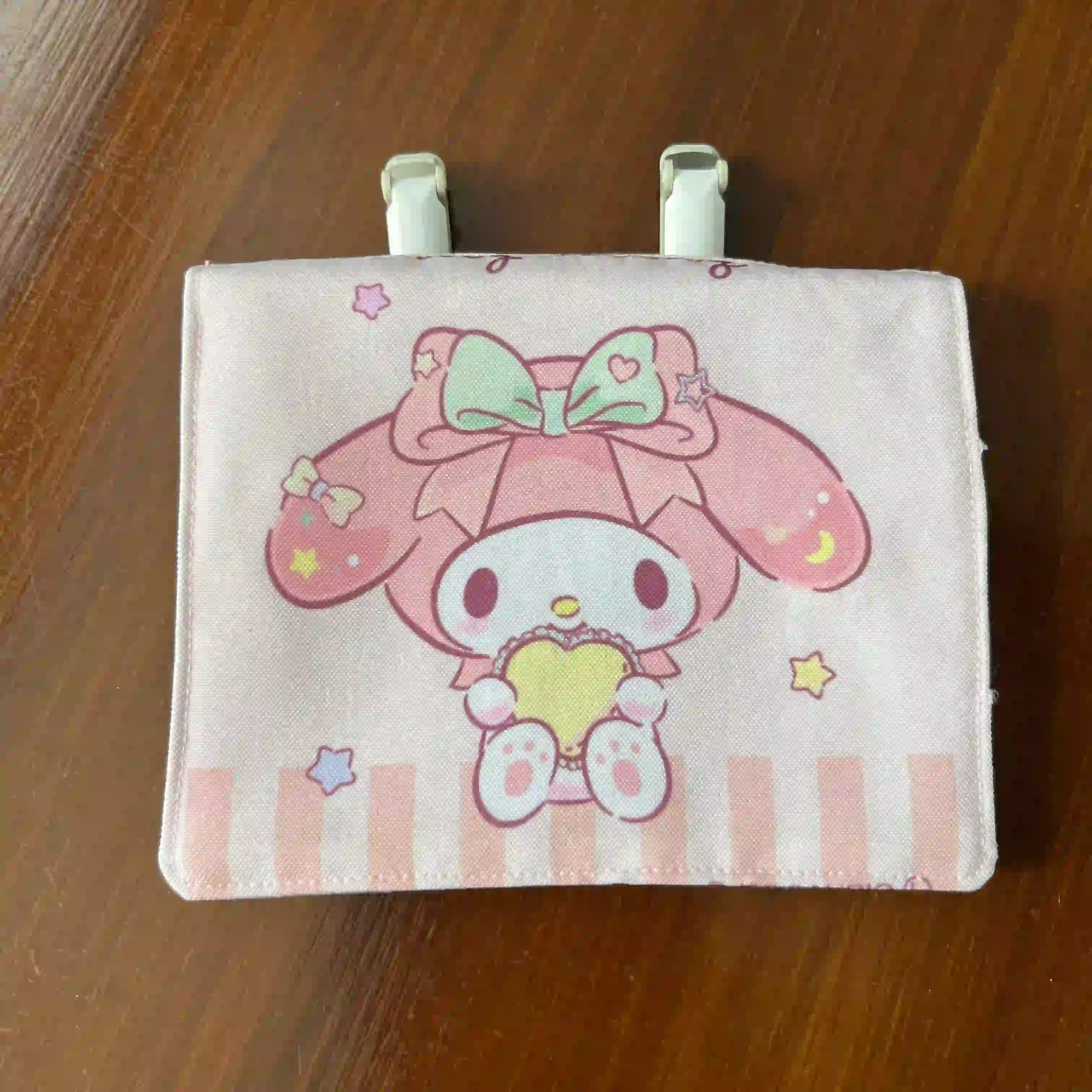 100均のキャラ巾着を使って手作りした移動ポケットの完成写真