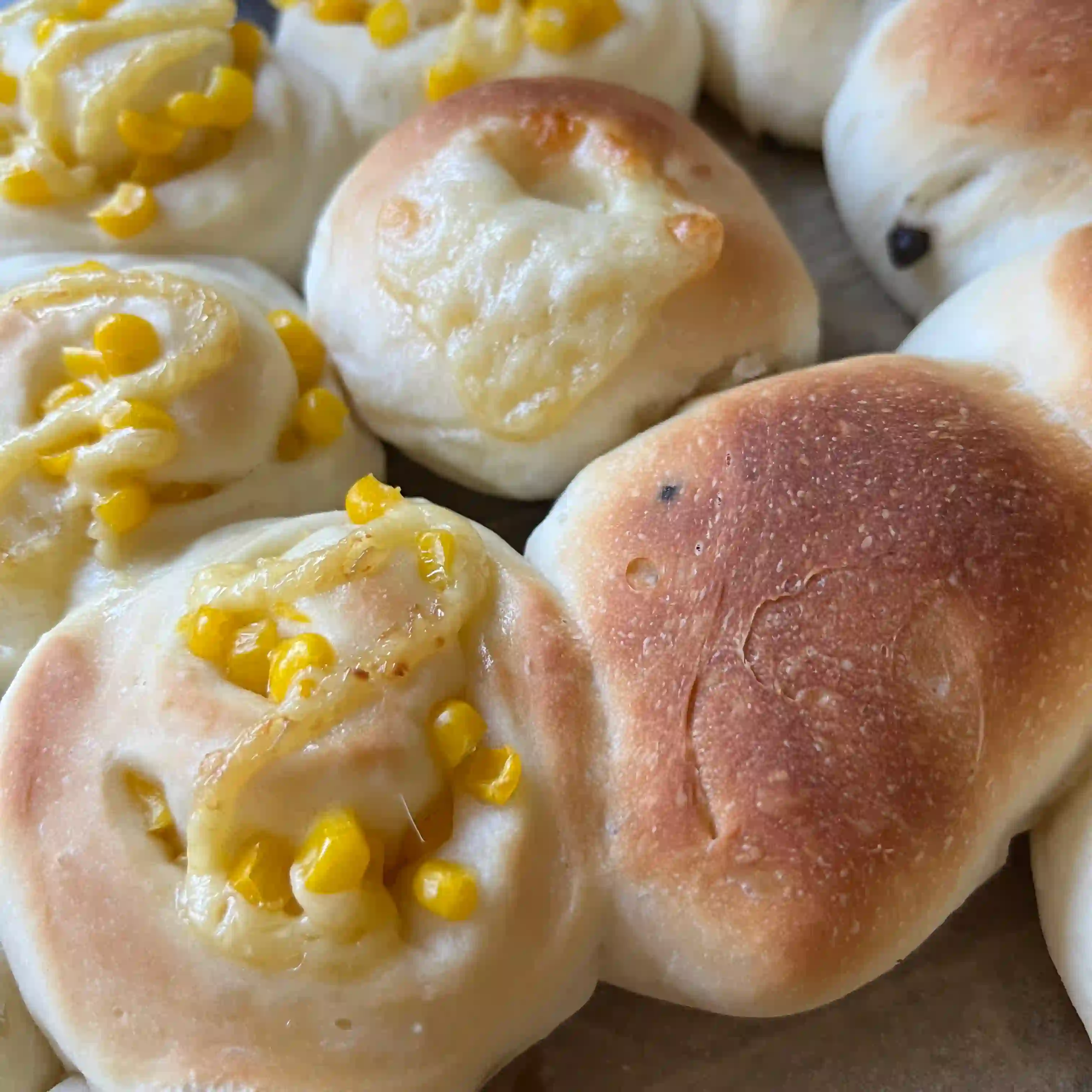 子ども達と一緒に作ったパンの写真