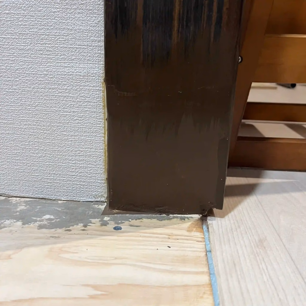 古民家の床の間の柱のDIY後の写真①